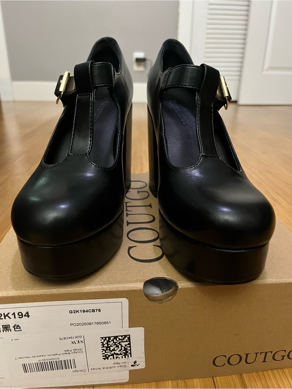 Black T-Strap Platform Pumps - Picture 6 of 11